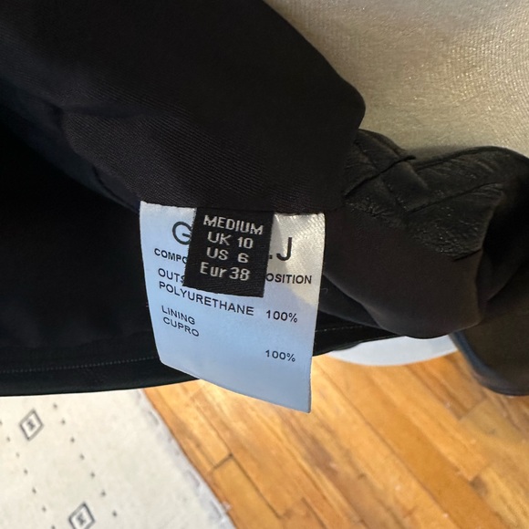 Black vegan leather top size medium (6). - Picture 6 of 8